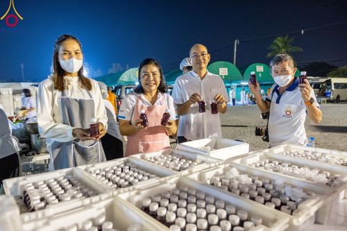 ภาพ No.108980:พิธีถวายภัตตาหารเป็นสังฆทาน แด่คณะพระธรรมยาตราฯ ในโครงการธรรมยาตรากตัญญูบูชา มหาปูชนียาจารย์ พระมงคลเทพมุนี(สด จนฺทสโร) พระผู้ปราบมาร อนุสรณ์สถาน 7 แห่ง ปีที่ 12 วันที่ 9 มกราคม พ.ศ. 2567 ณ อนุสรณ์สถานคลองบางนางแท่น  อ.สามพราน จ.นครปฐม