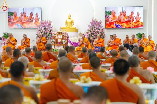 ภาพ No.190278:พิธีเจริญพระพุทธมนต์ ปฏิบัติธรรม มอบทุนการศึกษา ถวายสังฆทาน 141 วัด เพื่อถวายเป็นพุทธบูชา และขับเคลื่อนโครงการหมู่บ้านรักษาศีล 5 โดยคณะสงฆ์จังหวัดสุพรรณบุรี คณะศิษยานุศิษย์วัดพระธรรมกาย โครงการธรรมยาตรา ปีที่ 13 ณ ศูนย์ปฏิบัติธรรมพระมงคลเทพมุนี