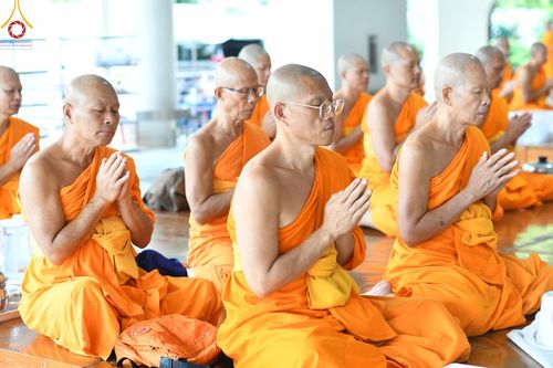 ภาพ No.169747:พิธีถวายภัตตาหารเมนูสวรรค์ "เพื่อการบรรลุธรรม" เนื่องในวันลอยกระทง (ขึ้น 15 ค่ำ เดือน 12) วันศุกร์ที่ 15 พฤศจิกายน พ.ศ. 2567 ณ หอฉันคุณยายอาจารย์ฯ วัดพระธรรมกาย