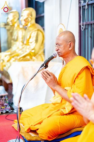 ภาพ No.197263:พิธีทอดผ้าป่าทำนุบำรุงศาสนสถาน ณ วัดอัมพวัน ตำบลบางม่วง อำเภอบางใหญ่ จังหวัดนนทบุรี ในโครงการธรรมยาตรา กตัญญูบูชา มหาปูชนียาจารย์ พระมงคลเทพมุนี(สด จนฺทสโร) พระผู้ปราบมาร อนุสรณ์สถาน 7 แห่ง ปีที่ 13 วันที่ 17 มกราคม พ.ศ. 2568