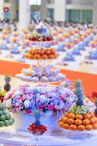 ภาพ No.134024:พิธีบูชาข้าวพระ  ในวันอาทิตย์ต้นเดือนที่ 7 เมษายน พ.ศ. 2567 ณ วัดพระธรรมกาย จ.ปทุมธานี