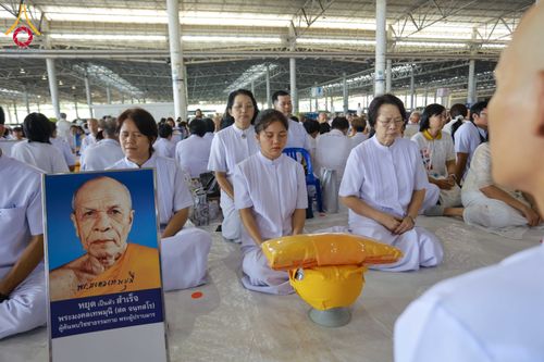 ภาพ No.321296:วันเสาร์ที่ 11 เมษายน พ.ศ.2569 พิธีขอขมาและมอบผ้าไตร โครงการอุปสมบทหมู่ บูชาธรรมหลวงพ่อธัมมชโย พ.ศ.2569 โครงการอุปสมบทหมู่ธรรมทายาท ระดับอุดมศึกษา รุ่น 53 (ภาคฤดูร้อน) ณ วัดพระธรรมกาย ปทุมธานี