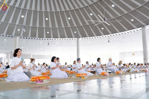 ภาพ No.58595:พิธีบุพเปตพลี ครั้งที่ 149 ร่วมอุทิศบุญแด่หมู่ญาติที่ล่วงลับไปแล้ว และสืบทอดอายุพระพุทธศาสนา วันอังคารที่ 23 เมษายน พ.ศ. 2567 (วันพระ ขึ้น 15 ค่ำ เดือน 5) ณ หอฉันคุณยายอาจารย์ฯ วัดพระธรรมกาย