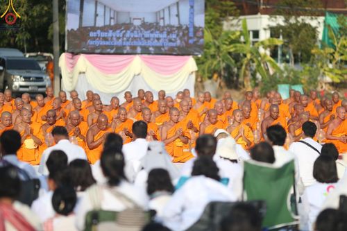 ภาพ No.194808:พิธีจุดประทีปถวายเป็นพุทธบูชา และบูชาธรรมมหาปูชนียาจารย์ ณ วัดสองพี่น้อง ต.ต้นตาล อ.สองพี่น้อง จ.สุพรรณบุรี ในโครงการธรรมยาตรา กตัญญูบูชา มหาปูชนียาจารย์ พระมงคลเทพมุนี(สด จนฺทสโร) พระผู้ปราบมาร อนุสรณ์สถาน 7 แห่ง ปีที่ 13 วันที่ 14 มกราคม พ.ศ. 2568