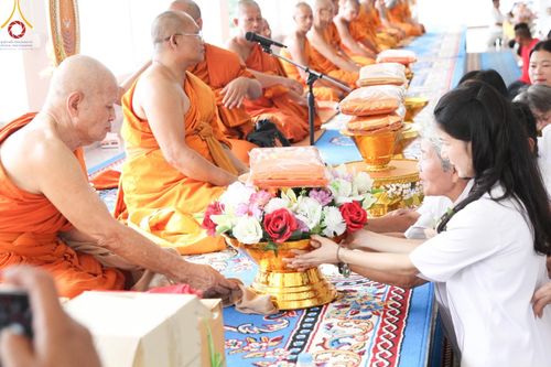 ภาพ No.168300:พิธีทอดกฐิน ณ วัดน้ำพุ จ.นครราชสีมา ในโครงการกฐินสามัคคีทั่วไทย 30,000 วัด บูชาธรรม 80 ปี หลวงพ่อธัมมชโย โดยคณะศิษยานุศิษย์วัดพระธรรมกาย วันที่ 20 ตุลาคม พ.ศ. 2567