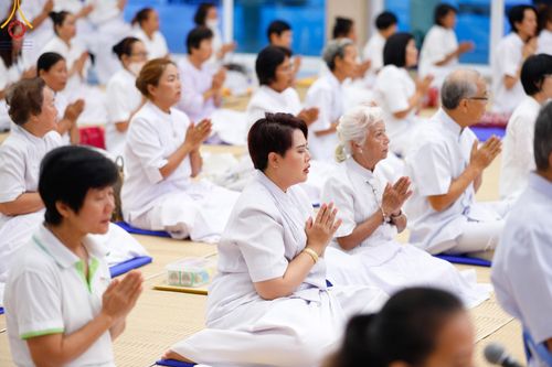 ภาพ No.127814:พิธีถวายภัตตาหารเป็นสังฆทาน แด่คณะพระธรรมยาตราฯ ในโครงการธรรมยาตราอัญเชิญพระบรมสารีริกธาตุ ประดิษฐาน ณ มหารัตนเจดีย์สิริปทุมสวรรค์ อ.บางกล่ำ จ.สงขลา วันที่ 9 มีนาคม พ.ศ. 2567