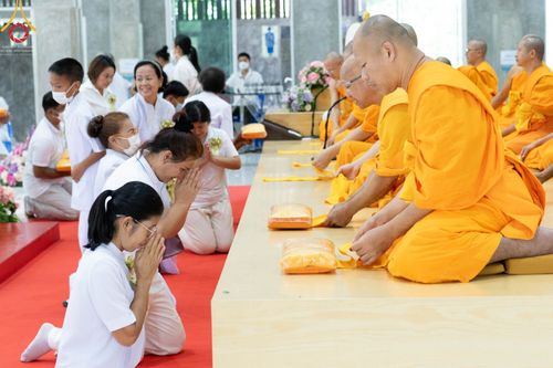 ภาพ No.86029:งานบุญครบรอบ 12 ปี ณ ศูนย์อบรมเยาวชนนครปฐม วันเสาร์ ที่ 19 สิงหาคม พ.ศ. 2566 พิธีทอดผ้าป่าบำรุงศูนย์ และพิธีเจริญพระพุทธมนต์ ฉลองหอฉันคุณยายฯ ประธานสงฆ์  พระมหาคมสัน  ธมฺมาสนฺโน ประธานบุญพิธี กัลฯสุนทรินทร์  จันทนา และคณะเจ้าภาพจังหวัดนครปฐม