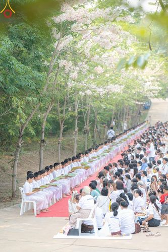 ภาพ No.135030: พิธีบรรพชาสามเณร  พิธีตักบาตรฉลองสามเณรใหม่ วันที่ 1 เมษายน พ.ศ.2567 ในโครงการบรรพชาสามเณรฟื้นฟูพระพุทธศาสนาทั่วไทย ณ ศูนย์ปฏิบัติธรรมแก้วเมืองเลย