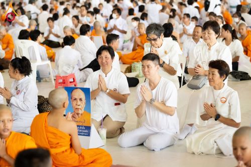 ภาพ No.134958:พิธีถวายบาตรแด่นาคธรรมทายาท ในโครงการบรรพชาสามเณรฟื้นฟูพระพุทธศาสนาทั่วไทย ณ สภาธรรมกายสากล วัดพระธรรมกาย จ.ปทุมธานี วันเสาร์ที่ 6 เมษายน พ.ศ. 2567