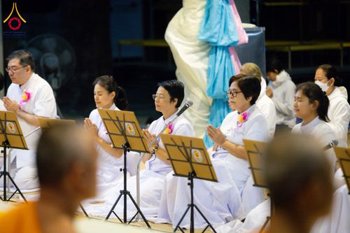 ภาพ No.293470:วันที่ 13 มกราคม พ.ศ. 2569 พิธีถวายภัตตาหารเป็นสังฆทาน แด่พระธรรมยาตรา ณ อนุสรณ์สถานมหาวิหารพระมงคลเทพมุนี (โลตัสแลนด์) อ.สองพี่น้อง จ.สุพรรณบุรี ในโครงการธรรมยาตรา กตัญญูบูชา มหาปูชนียาจารย์ พระมงคลเทพมุนี(สด จนฺทสโร) พระผู้ปราบมาร อนุสรณ์สถาน 7 แห่ง ปี