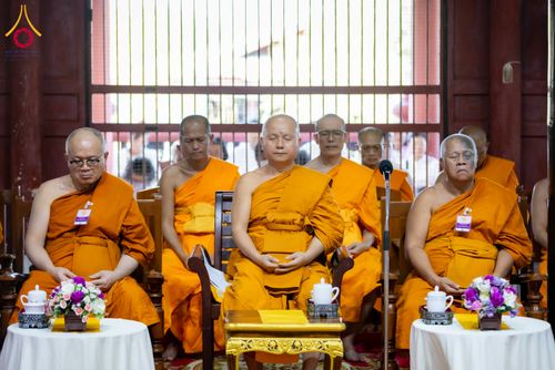 ภาพ No.303381:วันที่ 23 มกราคม พ.ศ. 2569 พิธีเจริญพุทธมนต์ปฏิบัติธรรม มอบทุนการศึกษา  ถวายสังฆทาน 109 วัด เพื่อถวายเป็นพุทธบูชา เพื่อขับเคลื่อนโครงการหมู่บ้านรักษาศีล 5 โดยคณะสงฆ์จังหวัดนครปฐม คณะศิษยานุศิษย์วัดพระธรรมกาย โครงการธรรมยาตรา ปีที่ 14 ณ วัดบางปลา อำเภอบาง