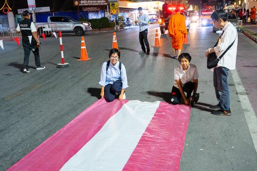 ภาพ No.282432:วันที่ 19 -20 ธันวาคม พ.ศ.2568 เบื้องหลังความสำเร็จ ของการจัดงานตักบาตร พระ 10,000 รูป Skywalk กาญจนบุรี