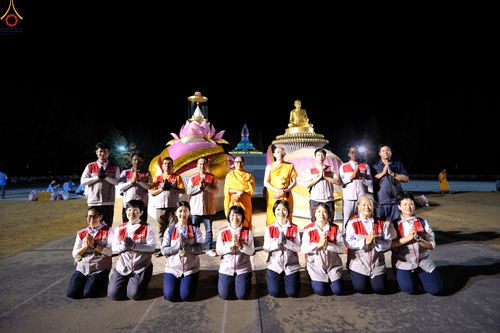 ภาพ No.301569:ภาพเบื้องหลังอาสาสมัครรวมใจ ชุดที่ 4 ในโครงการธรรมยาตรา กตัญญูบูชา มหาปูชนียาจารย์ พระมงคลเทพมุนี(สด จนฺทสโร) พระผู้ปราบมาร อนุสรณ์สถาน 7 แห่ง ปีที่ 14