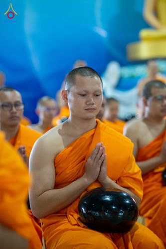 ภาพ No.342910:วันอาทิตย์ที่ 9 สิงหาคม พ.ศ.2569 พิธีตักบาตรฉลองพระใหม่ โครงการบรรพชาและอุปสมบทหมู่ รุ่นเข้าพรรษา ณ มหารัตนวิหาคด คอร์ 26 วัดพระธรรมกาย