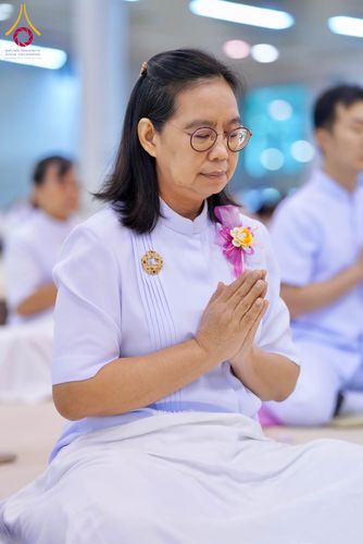 ภาพ No.284768:วันอาทิตย์ที่ 14 ธันวาคม พ.ศ.2568  พิธีปฏิบัติธรรม พิธีถวายภัตตาหารเป็นสังฆทาน พิธีมอบต้นสมบัติจักรพรรดิ ถวายแด่เจ้าอาวาสและประธานสงฆ์ 236 ศูนย์ส่งเสริมศีลธรรมทั่วโลก ณ สภาธรรมกายสากล วัดพระธรรมกาย