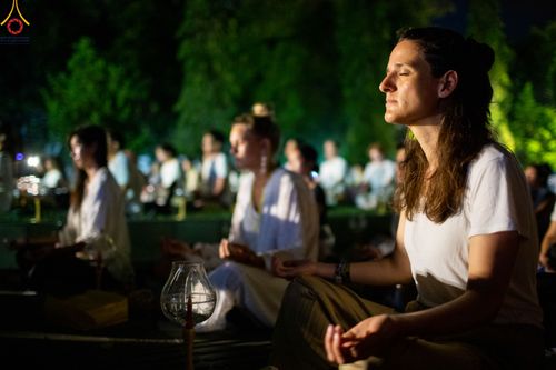 ภาพ No.82031:พิธีจุดวิสาขประทีป 22,000 ดวงและโคมลอย 3,000 ดวง ( Festival  lampion Vesak Indonesia) ณ มหาเจดียบรมพุทโธ อินโดนีเซีย  วันอาทิตย์ที่ 4 มิ.ย. พ.ศ.2566