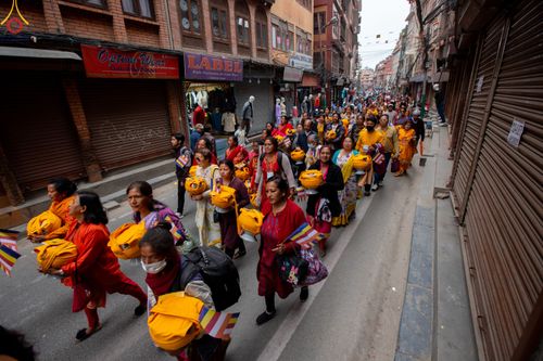 ภาพ No.77675:พิธีตัดปอยผมและปลงผมนาคธรรมทายาท ในโครงการบรรพชาสามเณรหมู่ ประเทศเนปาล วันที่ 11 มีนาคม พ.ศ.2566