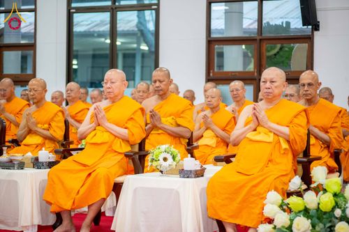 ภาพ No.314710:วันเสาร์ที่ 21 มีนาคม พ.ศ. 2569 พิธีบำเพ็ญกุศล คุณพ่อณรงค์ จินตมากุล  สิริอายุ 99 ปี 11 เดือน โยมบิดา พระครูปลัดรัตนวีรวัฒน์ (รังสฤษดิ์ อิทฺธิจินตโก) ที่ปรึกษาเจ้าคณะจังหวัดปทุมธานี เจ้าอาวาสวัดพระธรรมกาย  ณ ห้องปลูกศรัทธา 2 วัดพระธรรมกาย ปทุมธานี