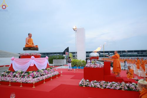 ภาพ No.90127:พิธีปลูกทรัพย์บานชื่น  เนื่องใน 139 ปี วันคล้ายวันเกิดด้วยรูปกายเนื้อ พระมงคลเทพมุนี (สด จนฺทสโร) พระผู้ปราบมาร วันอังคารที่ 10 ตุลาคม พ.ศ. 2566 ณ วัดพระธรรมกาย จ.ปทุมธานี