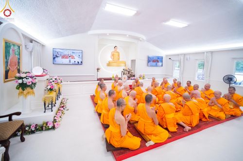 ภาพ No.145013:พิธีบรรพชา และอุปสมบท ธรรมทายาท โดยมี พระเดชพระคุณพระธรรมรัตนาภรณ์ เป็นพระอุปัชฌาย์ ยังความปลื้มปิติใจให้แก่ผู้ปกครอง และคณะญาติมิตร ณ วัดพระธรรมกายนิวเจอร์ซี  ประเทศสหรัฐอเมริกา