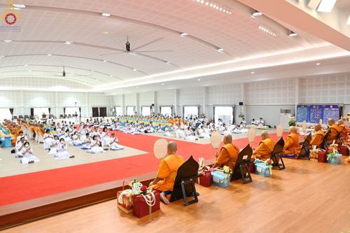 ภาพ No.87102:พิธีทักษิณานุปทานแด่บรรพชนตระกูลผ่องสวัสดิ์ และหมู่ญาติที่ล่วงลับไปแล้ว ณ มหาเจดีย์ทัตตชีโว ศูนย์อบรมเยาวชนกาญจนบุรี วันที่ 31 สิงหาคม พ.ศ. 2566