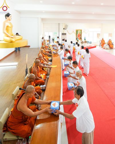 ภาพ No.142370:พิธีทอดผ้าป่าเพื่องานพระพุทธศาสนา , พิธีเจริญพระพุทธมนต์ , พิธีถวายสังฆทานแด่คณะสงฆ์ น้อมบูชาธรรม 80 ปี หลวงพ่อธัมมชโย และครบรอบ 12 ปี ธรรมอุทยานบ้านแป้ง อำเภอพรหมบุรี จังหวัดสิงห์บุรี ในวันเสาร์ที่ 22 มิถุนายน พ.ศ. 2567