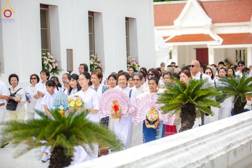 ภาพ No.162734:โครงการกฐินสามัคคีทั่วไทย 30,000 วัด บูชาธรรม 80 ปี หลวงพ่อธัมมชโย โดย คณะศิษยานุศิษย์วัดพระธรรมกาย ณ วัดโบสถ์บน จ.นนทบุรี วันที่ 19 ตุลาคม พ.ศ. 2567