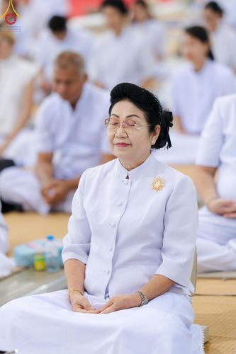 ภาพ No.159164:พิธีบูชาข้าวพระ ในวันอาทิตย์ต้นเดือน วันที่ 6 ตุลาคม พ.ศ. 2567 ณ สภาธรรมกายสากล วัดพระธรรมกาย