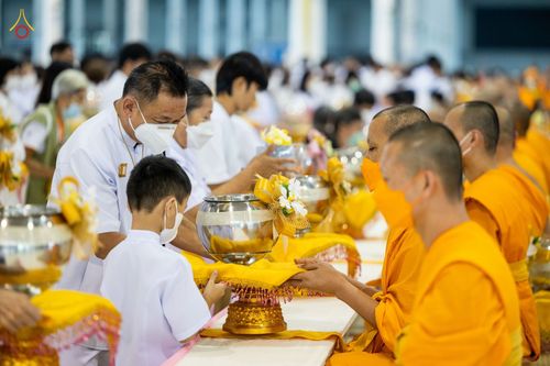 ภาพ No.76644:พิธีถวายโคมมาฆประทีป น้อมถวายเป็นพุทธบูชา แด่คณะพระภิกษุ สามเณร วัดพระธรรมกาย วันที่ 25 กุมภาพันธ์ พ.ศ. 2566