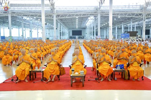 ภาพ No.80831:พิธีตักบาตร , พิธีบูชาข้าวพระในวันอาทิตย์ต้นเดือน วันที่ 7 พฤษภาคม พ.ศ. 2566 ณ วัดพระธรรมกาย