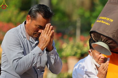 ภาพ No.107866:พิธีต้อนรับพระธรรมยาตรา ในโครงการธรรมยาตรากตัญญูบูชา มหาปูชนียาจารย์ พระมงคลเทพมุนี(สด จนฺทสโร) พระผู้ปราบมาร อนุสรณ์สถาน 7 แห่ง ปีที่ 12 วันที่ 7 มกราคม พ.ศ. 2567 ณ อนุสรณ์สถานคลองบางนางแท่น  อ.สามพราน จ.นครปฐม