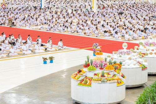ภาพ No.243613:วันอาทิตย์ที่ 7 กันยายน พ.ศ. 2568 พิธีบูชาครูผู้ค้นพบวิชชาธรรมกาย , พิธีบูชาข้าวพระ ณ สภาธรรมกายสากล วัดพระธรรมกาย