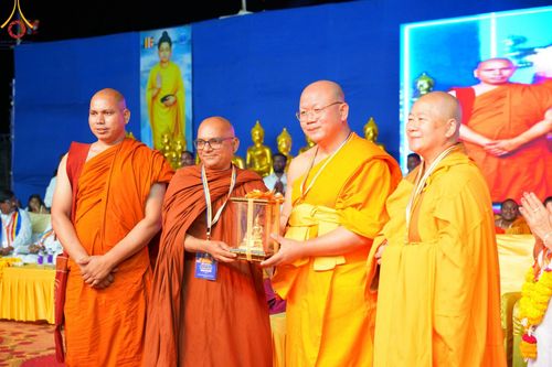 ภาพ No.212846:วันอาทิตย์ที่ 23 มีนาคม พ.ศ. 2568 ❖ คณะสงฆ์นานาชาติส่งมอบพระประธาน 108 องค์ ทั่วอินเดียรำลึกชาตกาล 134 ปี ดร.อัมเบดการ์