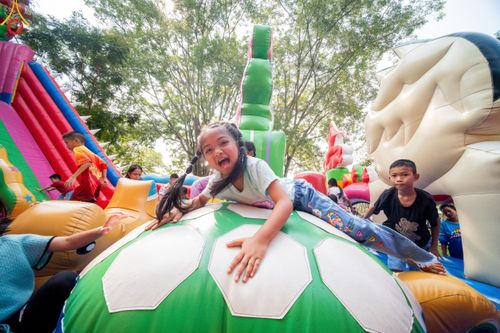 ภาพ No.111402:กิจกรรมงานวันเด็กแห่งชาติ รวมพลังเด็กเก่งและดี สร้างความดีสากล ปีที่ 6 ร่วมจัดโดย เทศบาลเมืองท่าโขลง พุทธสมาคมปทุมธานี องค์การบริหารส่วนตำบลคลองสาม ณ วัดพระธรรมกาย จ.ปทุมธานี วันที่ 13 มกราคม พ.ศ. 2567