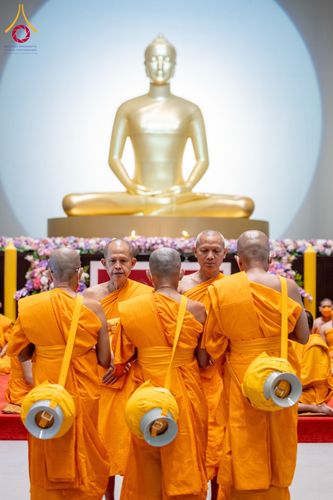 ภาพ No.62118:พิธีอุปสมบทในโครงการอุปสมบทหมู่ บูชาธรรมหลวงพ่อธัมมชโย พ.ศ.2567 ณ อุโบสถ วัดพระธรรมกาย จ.ปทุมธานี วันที่ 13-15 เมษายน พ.ศ. 2567