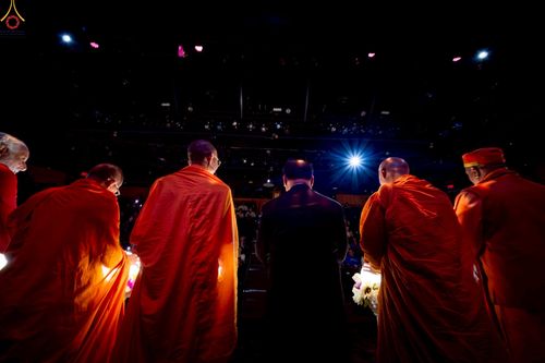 ภาพ No.249773:วันอาทิตย์ที่ 28 กันยายน พ.ศ. 2568 การปฏิบัติธรรมบูชาธรรม 108 ปี แห่งการบรรลุธรรมของหลวงปู่วัดปากน้ำ ได้จุดประทีปสันติภาพไปทั่วโลก และได้ร่วมเสวนาทางปัญญา เพื่อการขยายพระพุทธศาสนาวิชชาธรรมกายไปทั่วโลก  ในงาน HTC Newyork USA