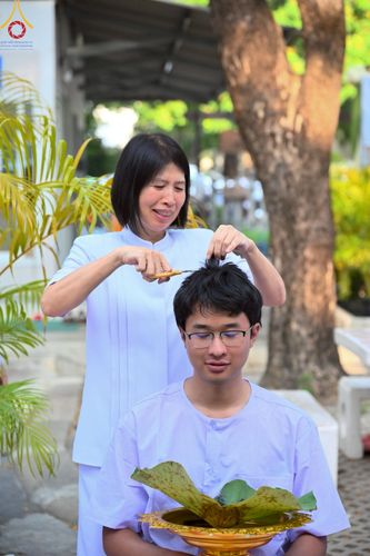 ภาพ No.216693:วันอาทิตย์ที่ 6 เมษายน พ.ศ. 2568 พิธีตัดปอยผม และปลงผมนาคธรรมทายาท โครงการบวชบูชาธรรม81ปี หลวงพ่อธัมมชโย โครงการ 1 และ 2 โครงการนานาชาติ AEC&WAB รุ่น CEO (ผู้บริหาร) รุ่นที่4 ณ หมู่บ้านบรรลุธรรม วัดพระธรรมกาย