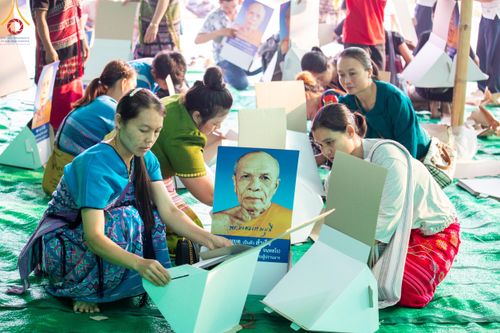 ภาพ No.140339:Photo Story มหัศจรรย์วัดดงดินแดง  EP.8  ภาพการเตรียมงาน การปฎิบัติงาน ของเหล่าผู้ทุ่มเทและเสียสละ เพื่อความสำเร็จของความมหัศจรรย์ ณ วัดดงดินแดง ต.ม่อนจอง อ.อมก๋อย จ.เชียงใหม่ วันที่ 1-7 เมษายน พ.ศ. 2567