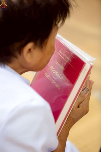 ภาพ No.228325:วันอาทิตย์ที่ 8 มิถุนายน พ.ศ. 2568 พิธีถวายทุนสนับสนุนพระไตรปิฎกฉบับธรรมชัย และอนุรักษ์คัมภีร์โบราณ ณ ห้องแก้วสารพัดนึก 2 วัดพระธรรมกาย