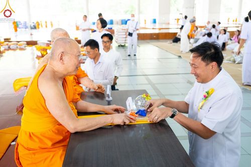 ภาพ No.212658:วันพฤหัสบดีที่ 20 มีนาคม พ.ศ. 2568 พิธีเจริญพระพุทธมนต์ เนื่องในอายุวัฒนมงคลครบ 74 ปี พระภาวนาธรรมวิเทศ วิ. (ภูเบศ ฌานาภิญโญ) ณ หอฉันคุณยายฯ วัดพระธรรมกาย