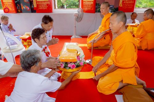 ภาพ No.231795:วันเสาร์ ที่ 5 กรกฎาคม พ.ศ. 2568 พิธีบรรพชา อุปสมบท โครงการอุปสมบท บูชาธรรมมหาปูชนียาจารย์ รุ่นเข้าพรรษา ณ วัดเกาะแก้วประชานุรักษ์ อ.วังทอง  จ.พิษณุโลก