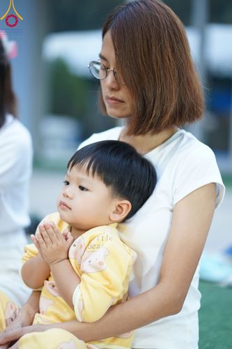 ภาพ No.111854:พิธีถวายภัตตาหารเป็นสังฆทาน แด่คณะพระธรรมยาตราฯ ในโครงการธรรมยาตรา กตัญญูบูชา มหาปูชนียาจารย์ พระมงคลเทพมุนี(สด จนฺทสโร) พระผู้ปราบมาร อนุสรณ์สถาน 7 แห่ง ปีที่ 12 วันที่ 14 มกราคม พ.ศ. 2567 ณ อนุสรณ์สถานมหาวิหารพระมงคลเทพมุนี  (โลตัสแลนด์) อ.สองพี่น้อง จ