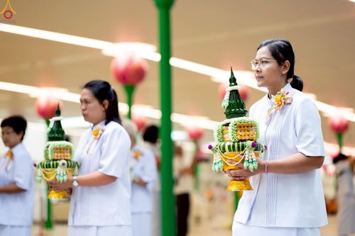 ภาพ No.227367:วันเสาร์ที่ 31 พฤษภาคม พ.ศ. 2568 พิธีเวียนประทักษิณรอบพระอุโบสถ ในพิธีอุปสมบท สามเณรเตรียม DCI รุ่นที่ 22 ณ อุโบสถพระไตรปิฎก วัดพระธรรมกาย