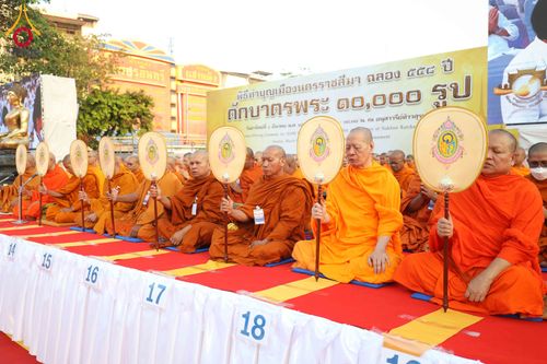 ภาพ No.312559:วันอาทิตย์ที่ 8 มีนาคม พ.ศ.2569 ทำบุญเมืองนครราชสีมา 558 ปี ตักบาตรพระ 10,000 รูป