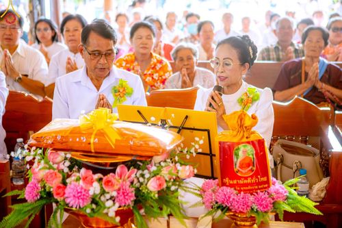 ภาพ No.171161:พิธีทอดกฐิน ณ วัดบ้านหัวนา อ.สนามชัยเขต จ.ฉะเชิงเทรา ในโครงการกฐินสามัคคีทั่วไทย 30,000 วัด บูชาธรรม 80 ปี หลวงพ่อธัมมชโย โดยคณะศิษยานุศิษย์วัดพระธรรมกาย วันที่ 27 ตุลาคม พ.ศ. 2567