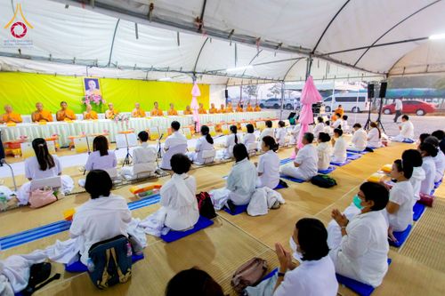 ภาพ No.201809:พิธีถวายภัตตาหารเป็นสังฆทาน แด่พระธรรมยาตรา ณ อนุสรณ์สถานบางปลา วัดบางปลา อำเภอบางเลน จังหวัดนครปฐม ในโครงการธรรมยาตรา กตัญญูบูชา มหาปูชนียาจารย์ พระมงคลเทพมุนี(สด จนฺทสโร) พระผู้ปราบมาร อนุสรณ์สถาน 7 แห่ง ปีที่ 13 วันที่ 26 มกราคม พ.ศ. 2568