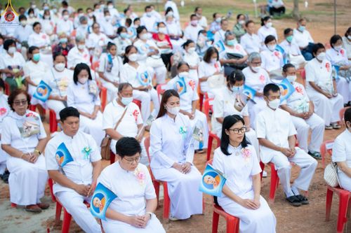 ภาพ No.84381:พิธีทอดผ้าป่า พิธีอัญเชิญปฐมรัตนปฐวี และพิธีตอกเสาเข็มต้นสุดท้าย เพื่อสถาปนาอาคาร 80 ปี หลวงพ่อธัมมชโย ณ ศูนย์ปฏิบัติธรรมวิหารแดง ตำบลเจริญธรรม อำเภอวิหารแดง จ.สระบุรี  วันที่ 23 กรกฎาคม พ.ศ. 2566