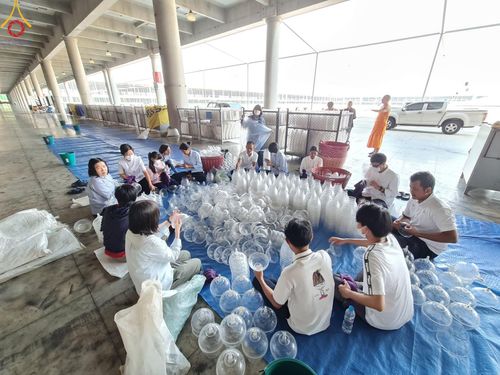 ภาพ No.120852:V.20 เป็นปลื้ม การเตรียมงาน เก็บงาน การรับบุญของเจ้าหน้าที่หน่วยงานต่างๆ เพื่อโครงการธรรมยาตรา กตัญญูบูชา มหาปูชนียาจารย์ พระมงคลเทพมุนี (สด จนฺทสโร) พระผู้ปราบมาร อนุสรณ์สถาน 7 แห่ง ปีที่ 12 ระหว่างวันที่ 2 - 31 มกราคม พ.ศ.2567