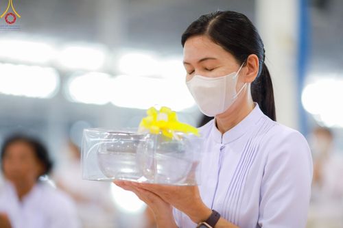 ภาพ No.123739:พิธีถวายโคมมาฆประทีป น้อมถวายเป็นพุทธบูชา แด่คณะพระภิกษุ สามเณร  ณ วัดพระธรรมกาย จ.ปทุมธานี วันเสาร์ที่ 17 กุมภาพันธ์ พ.ศ. 2567