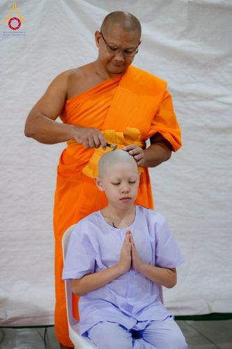ภาพ No.143825:พิธีปลงผมยุวธรรมทายาท โครงการสามเณรโรงเรียนนานาชาติ รุ่นที่  13 ณ วิหารคด คอร์ 9 วัดพระธรรมกาย วันอาทิตย์ที่ 7 กรกฎาคม พ.ศ. 2567